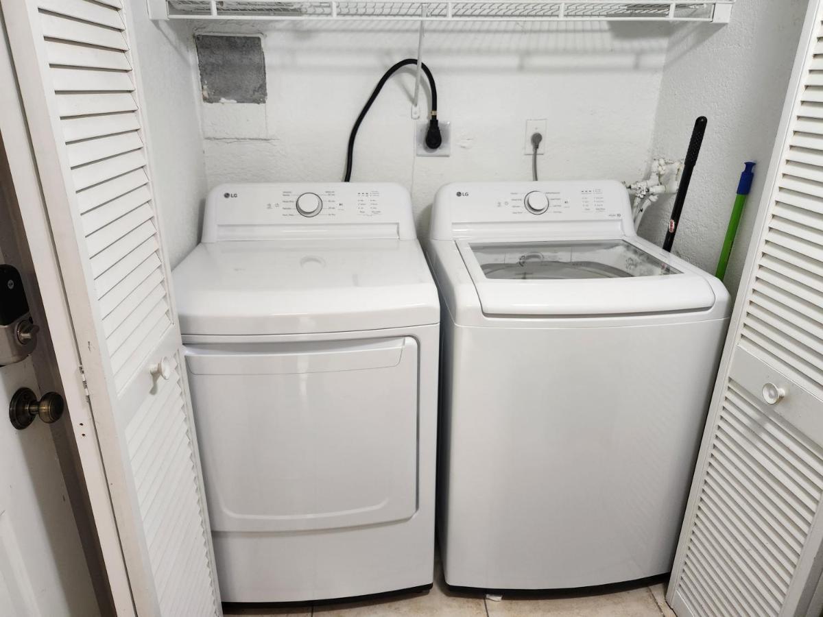 Centauri Vacation Rentals Beautiful 2-Bedroom Condo, Near All Orlando Attractions, Free Parking & Wi-Fi, King Bed Экстерьер фото