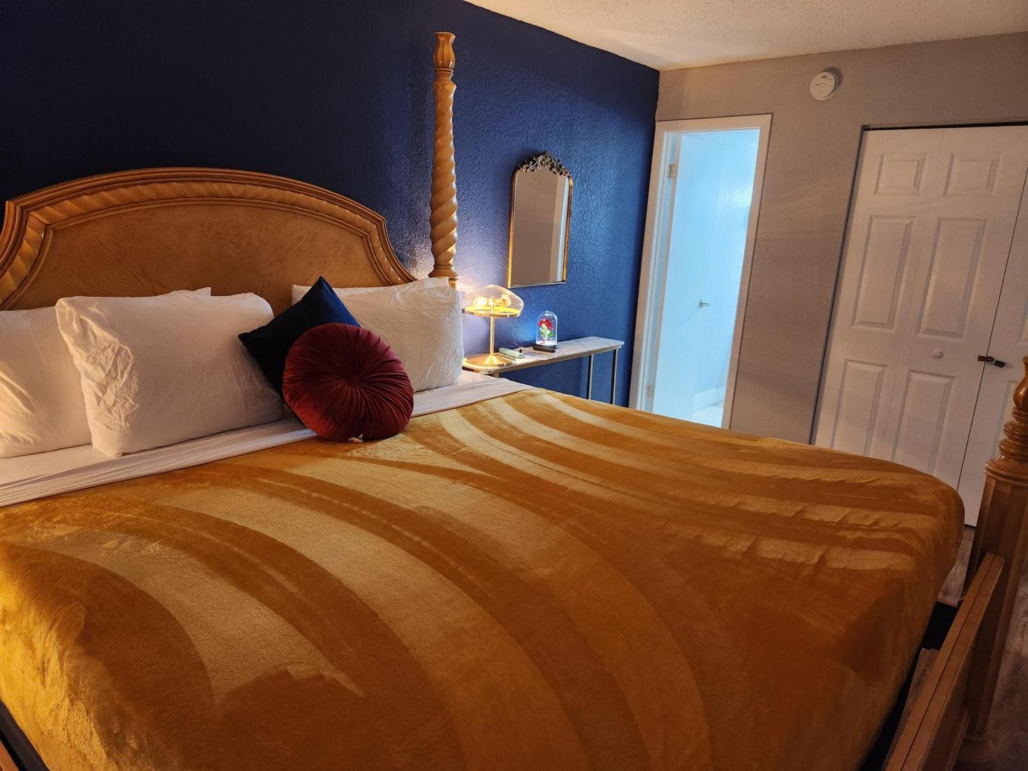 Centauri Vacation Rentals Beautiful 2-Bedroom Condo, Near All Orlando Attractions, Free Parking & Wi-Fi, King Bed Экстерьер фото